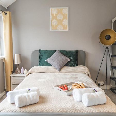 Vila Idyllic 3-Bed House. 5-Min From Channel Tunnel Folkestone Exteriér fotografie